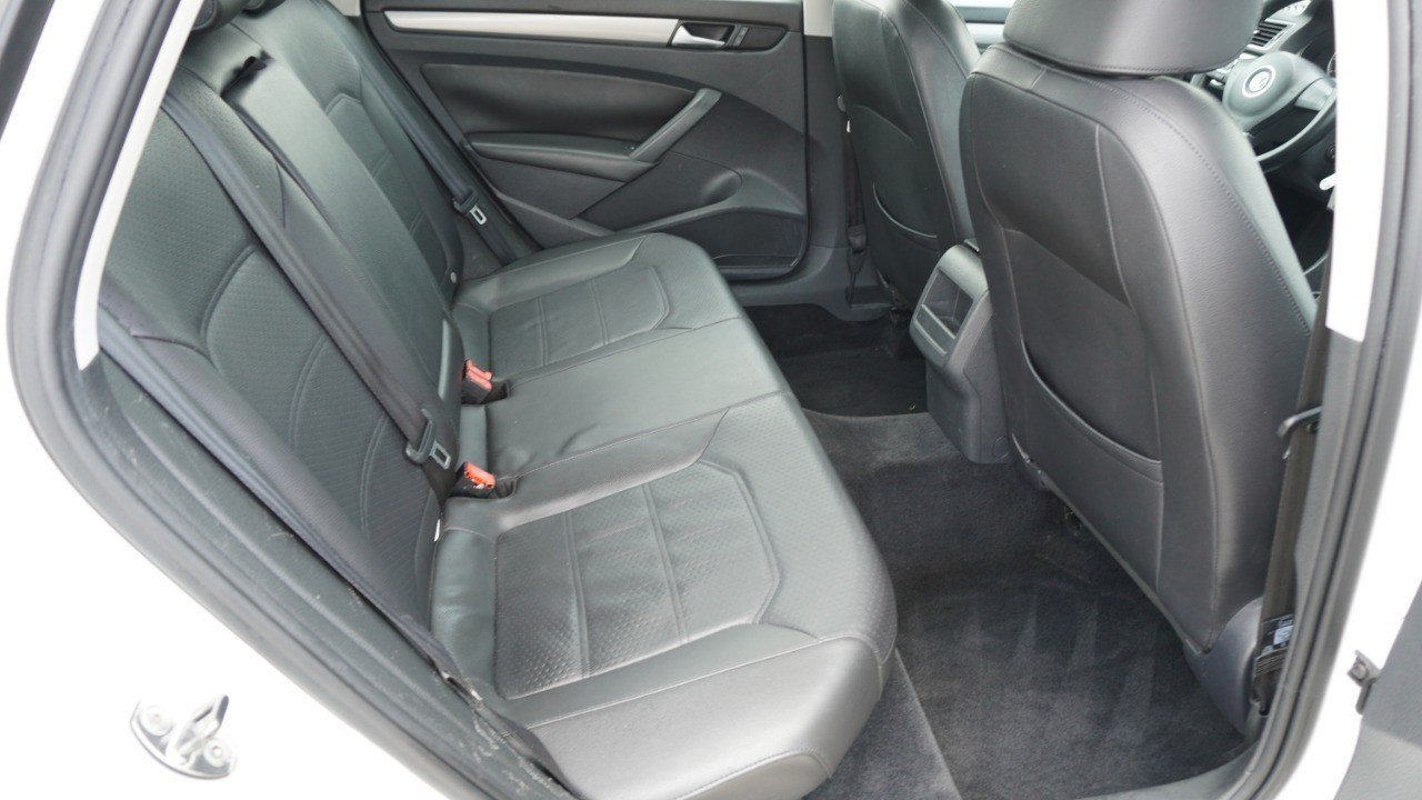 Used 2014 White Volkswagen S image 30