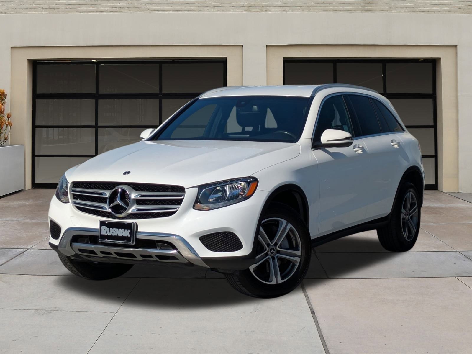 2019 Mercedes Benz GLC 300 photo 2