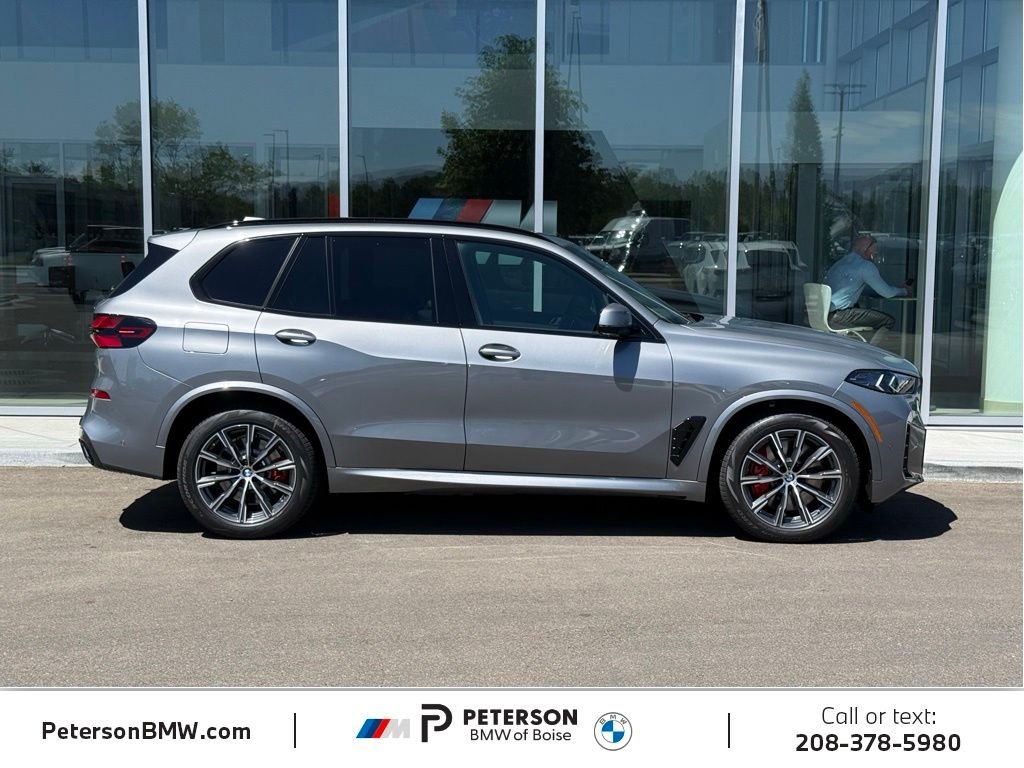 New 2026 Skyscraper Grey Metallic BMW xDrive50e image 6