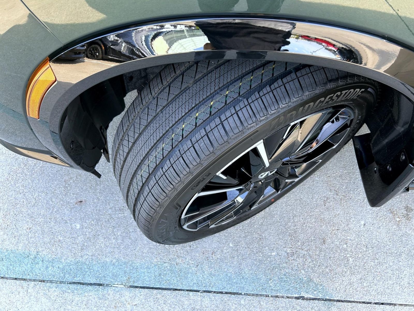 New 2027 2T DEEP EMRD INFINITI Autograph AWD image 23