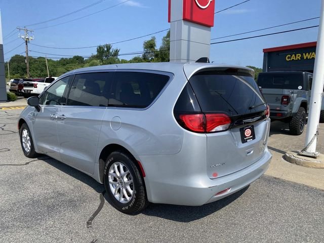 Used 2023 Silver Chrysler LX image 3
