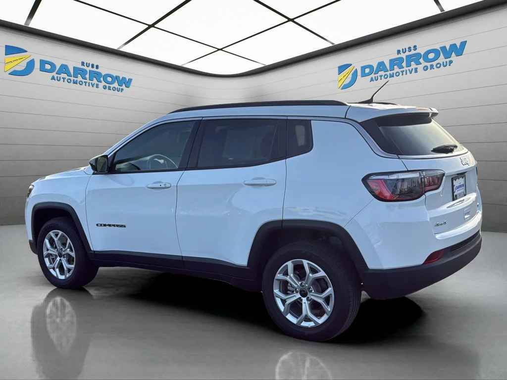 Certified Used 2025 White/off-white Jeep Latitude image 3