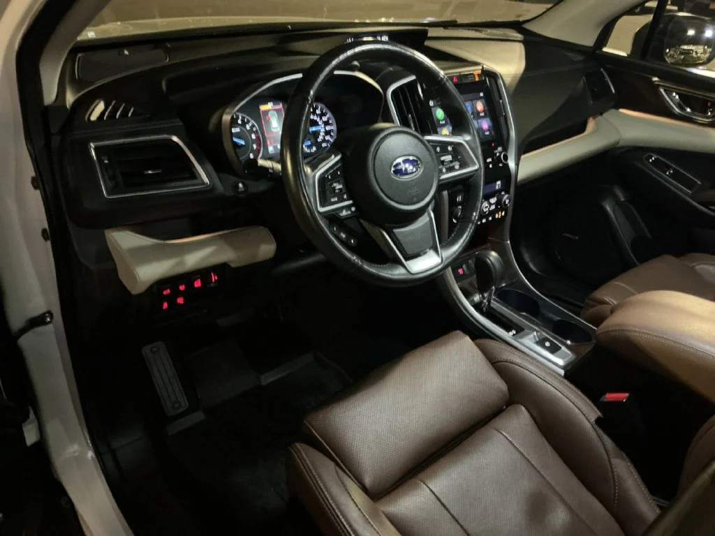 Used 2022 White Subaru Touring image 27
