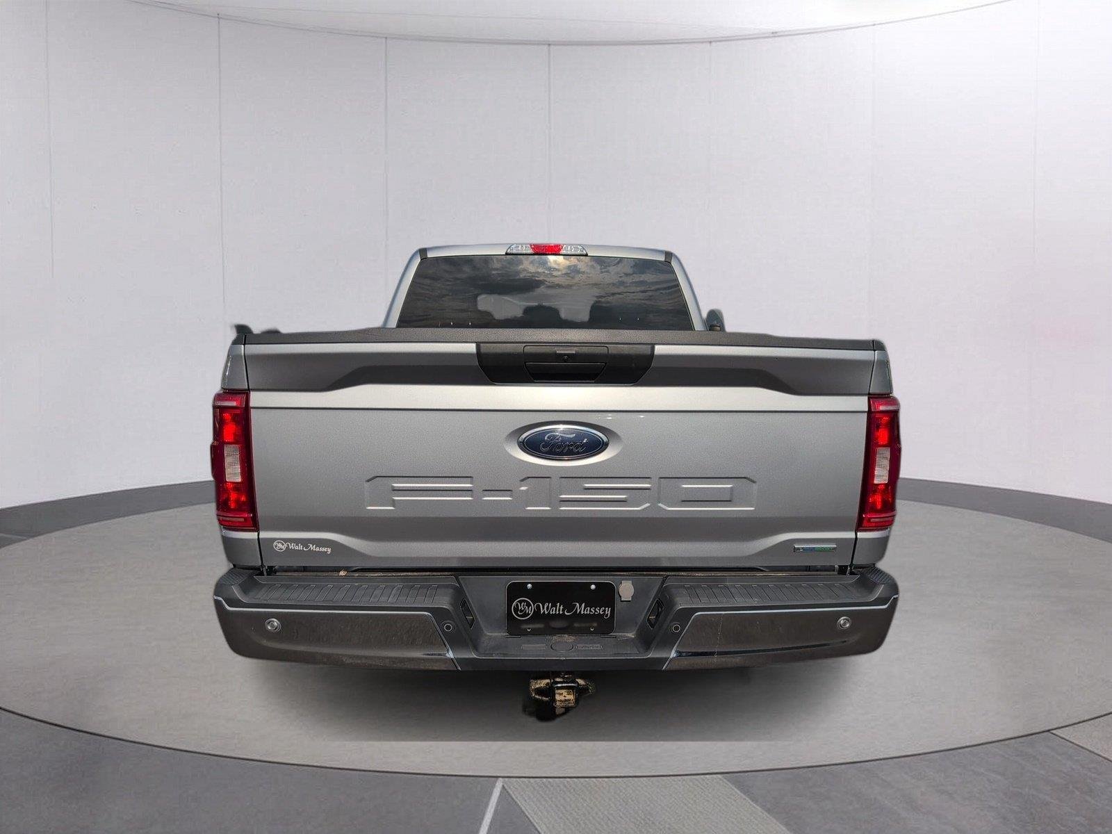 Used 2023 Iconic Silver Ford XLT image 4