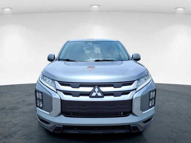 Used 2025 Gray Mitsubishi 2.0 ES image 4