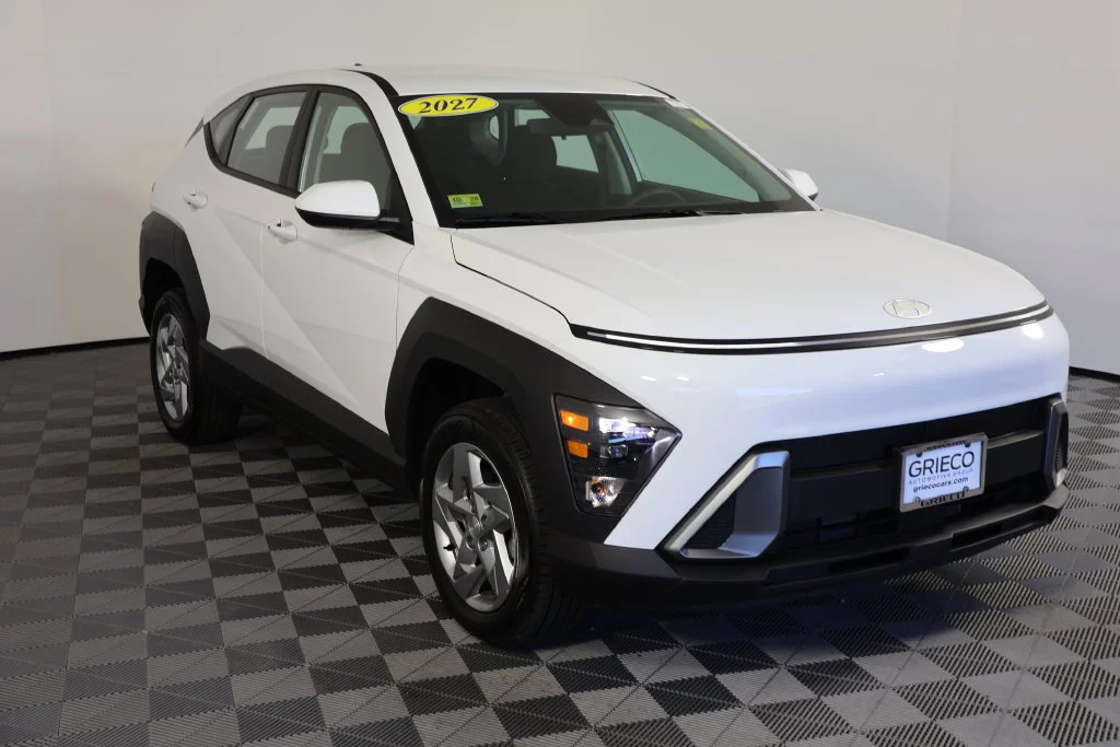 Used 2027 Atlas White Hyundai SE image 1