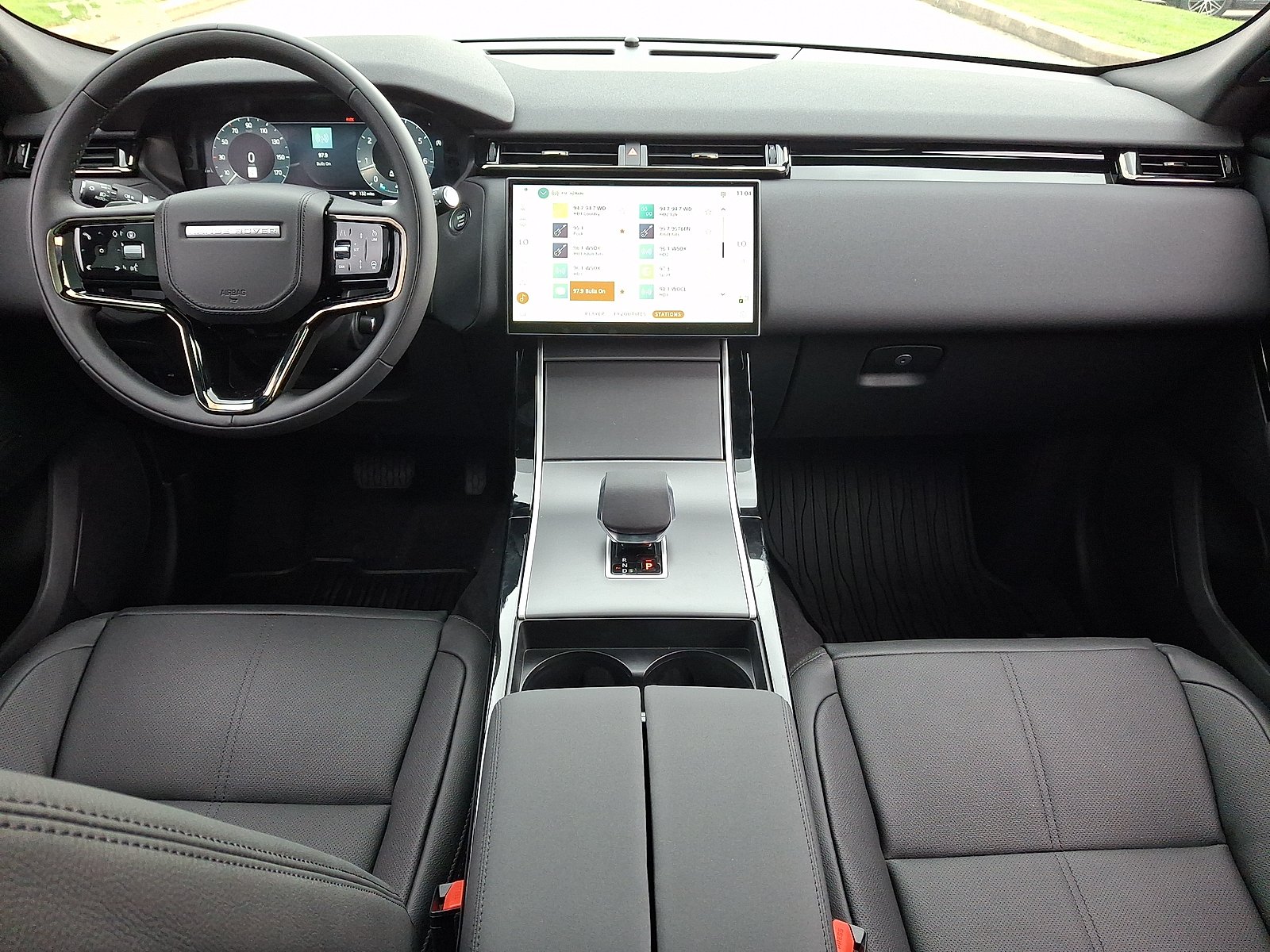 New 2026 Santorini Black Metallic - 1AG Land Rover S image 3
