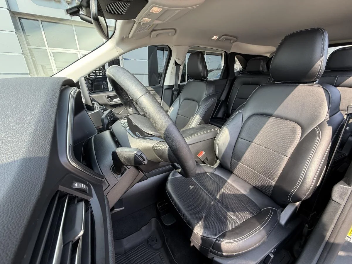 Used 2022 Grey Ford Titanium Awd image 15