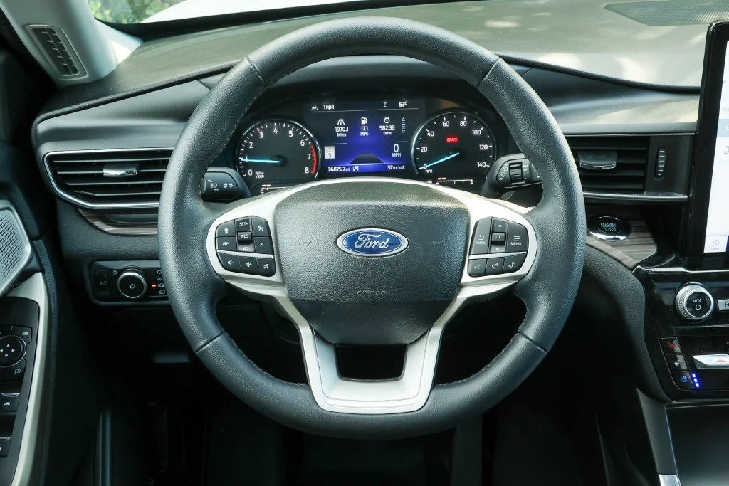 Certified Used 2023 White Ford Limited image 9