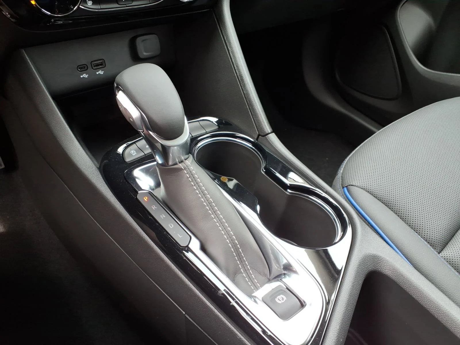 2026 Buick Encore GX Sport Touring - Photo 18