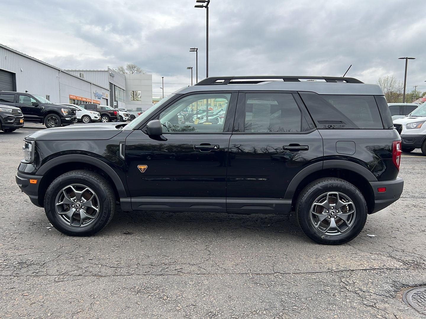Used 2021 Shadow Black Ford Badlands image 16