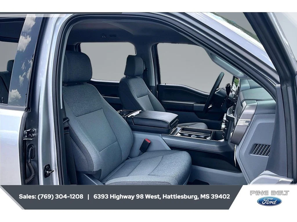New 2026 Iconic Silver Metallic Ford XLT image 6