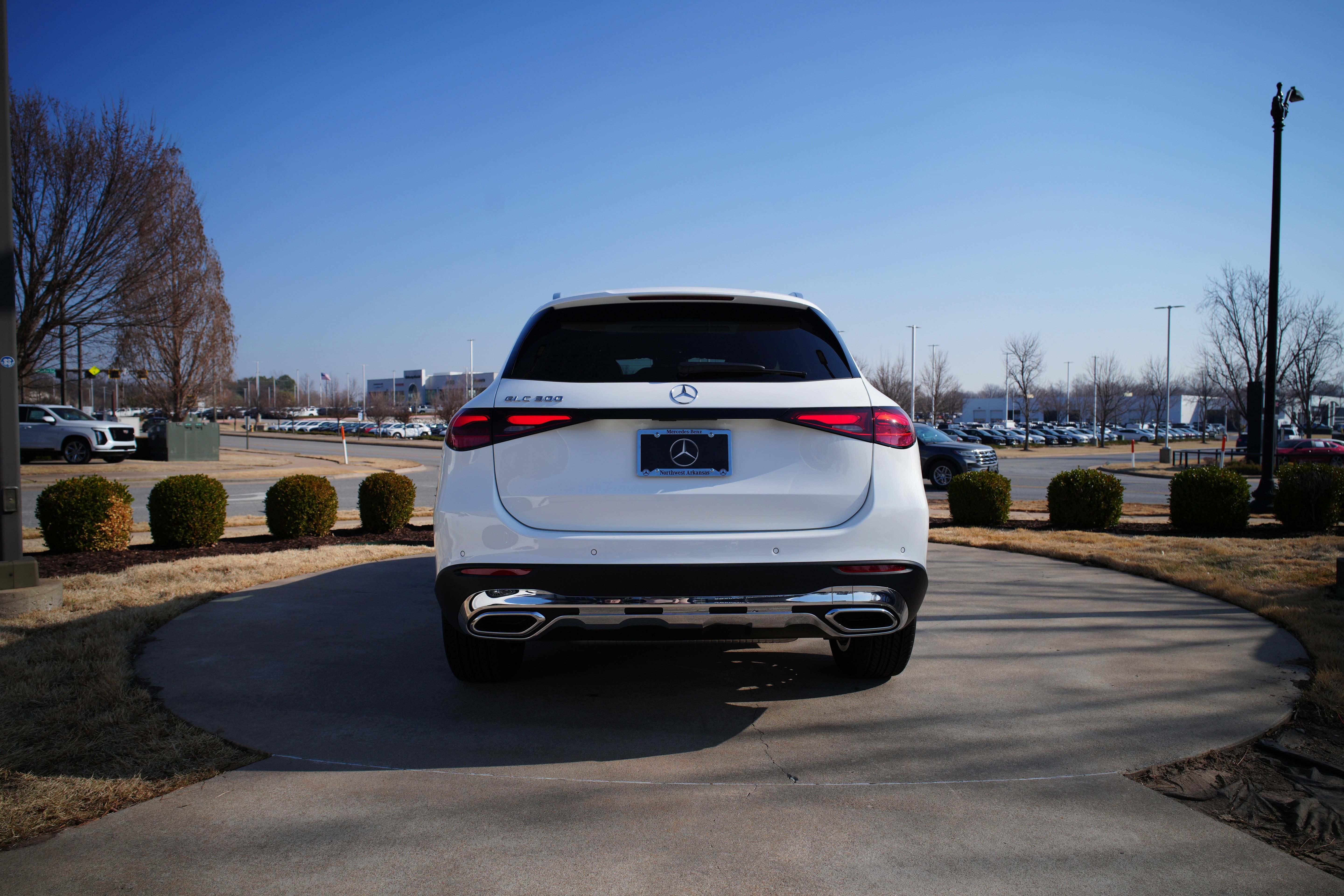 New 2026 POLAR WHITE Mercedes-Benz GLC 300 image 4