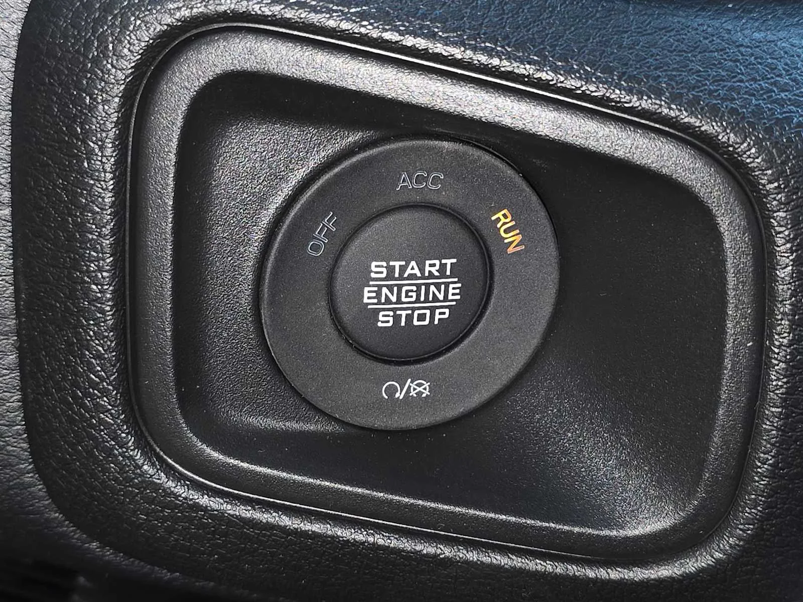 New 2026 Hydro Blue Pearlcoat Jeep Sport image 24