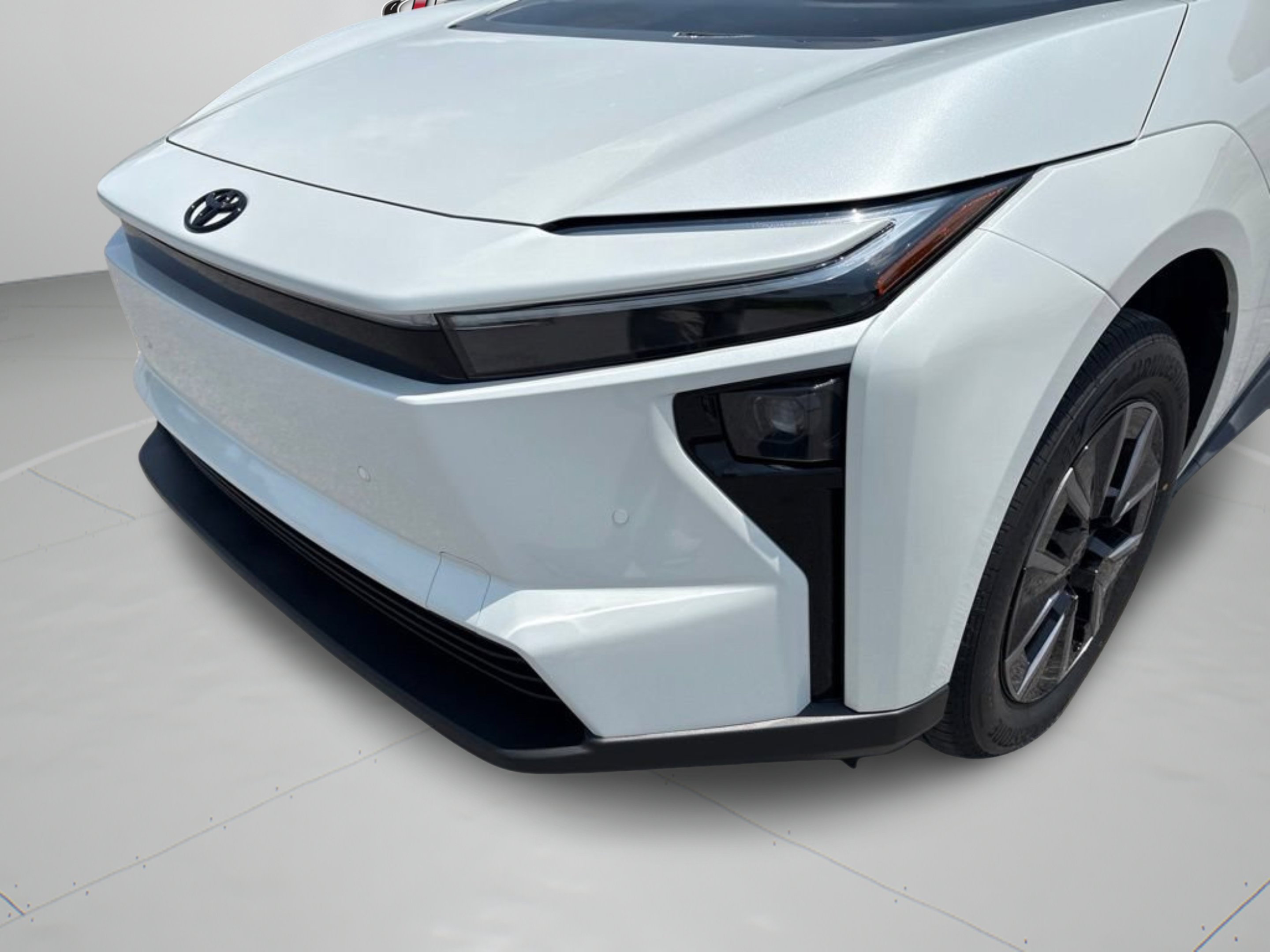 New 2026 Wind Chill Pearl Toyota XLE image 22