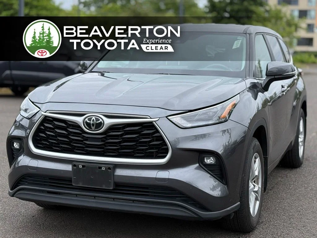 2023 Toyota Highlander LE AWD's photo