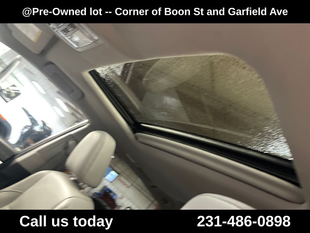 Used 2017 White Toyota XLE image 13