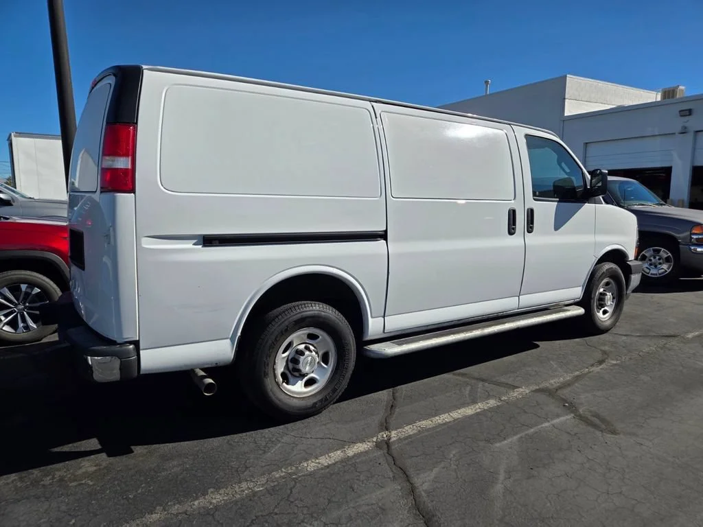 Used 2021 SUMMIT WHITE Chevrolet RWD 2500 135 image 2