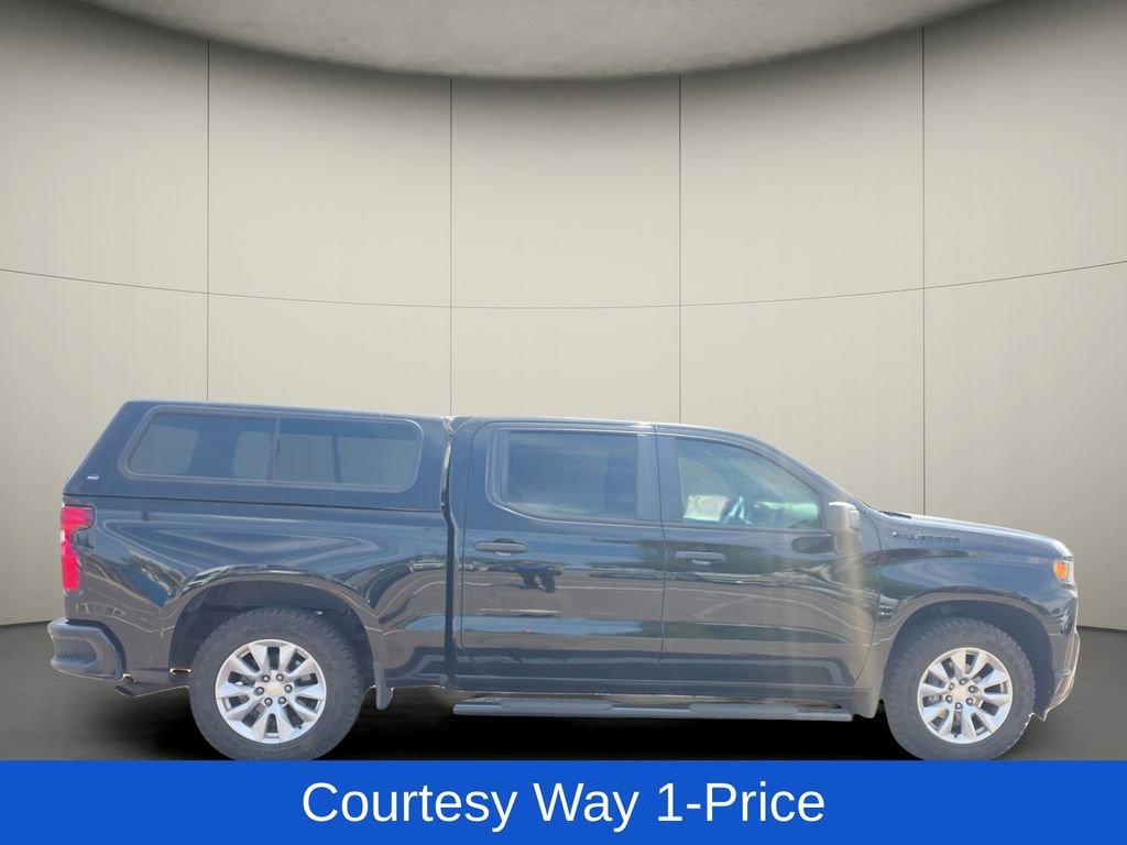 Used 2020 Black Chevrolet Custom image 11