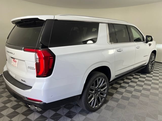 New 2026 Glacier White Tricoat GMC Denali Ultimate image 7