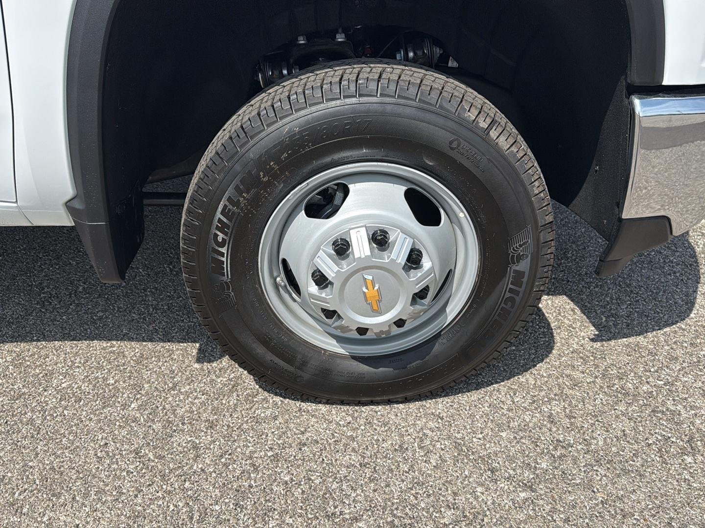 New 2026 Summit White Chevrolet Work Truck image 11