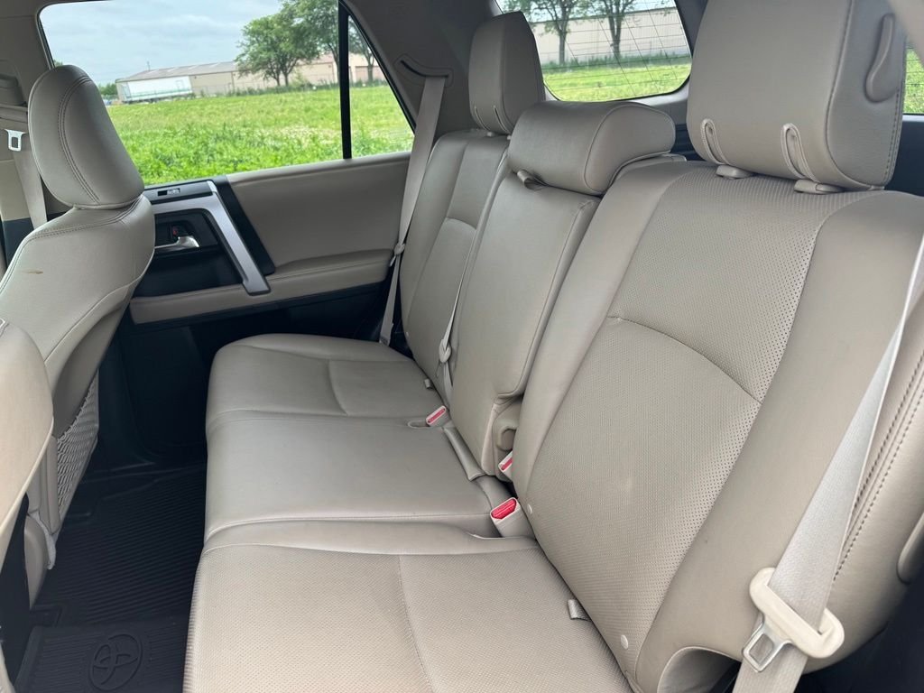 Used 2019  Toyota Limited image 9