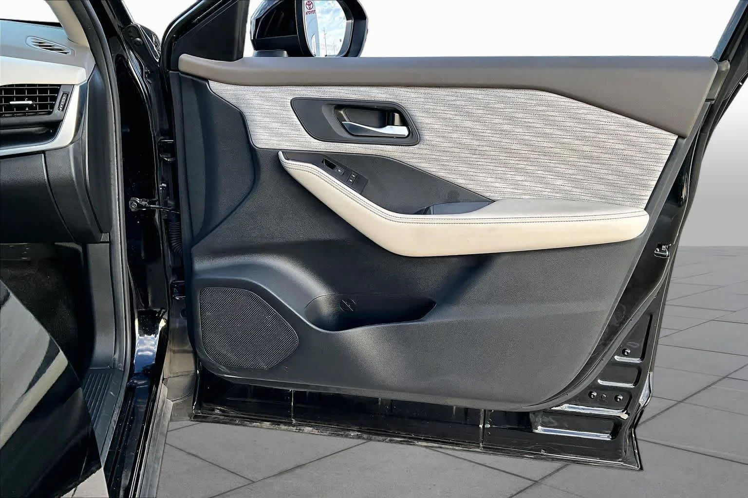 Used 2023 Super Black Nissan SV image 21