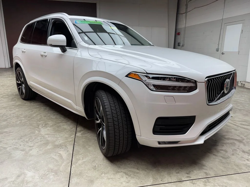 Used 2021 White Volvo T6 Momentum image 7