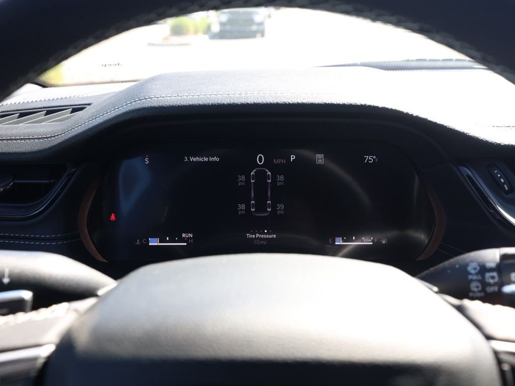 New 2026 Diamond Black Crystal Pearl-Coat Exterior Paint Jeep Limited image 27