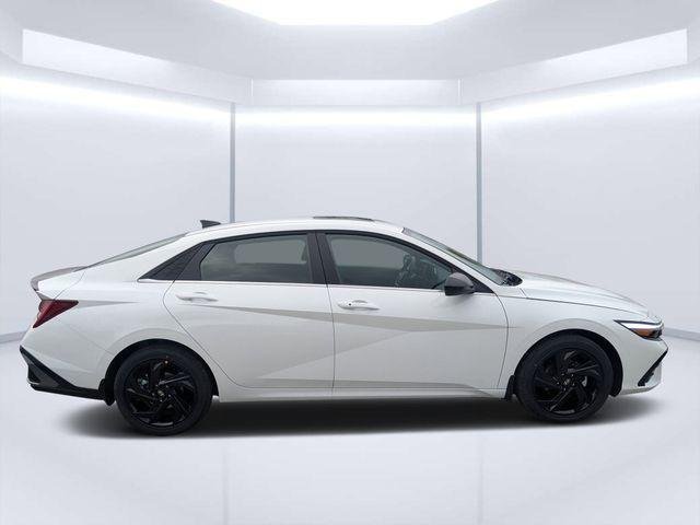 New 2026 White Hyundai SEL Sport image 2