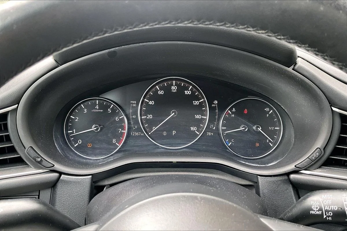 Used 2021  Mazda Select image 13