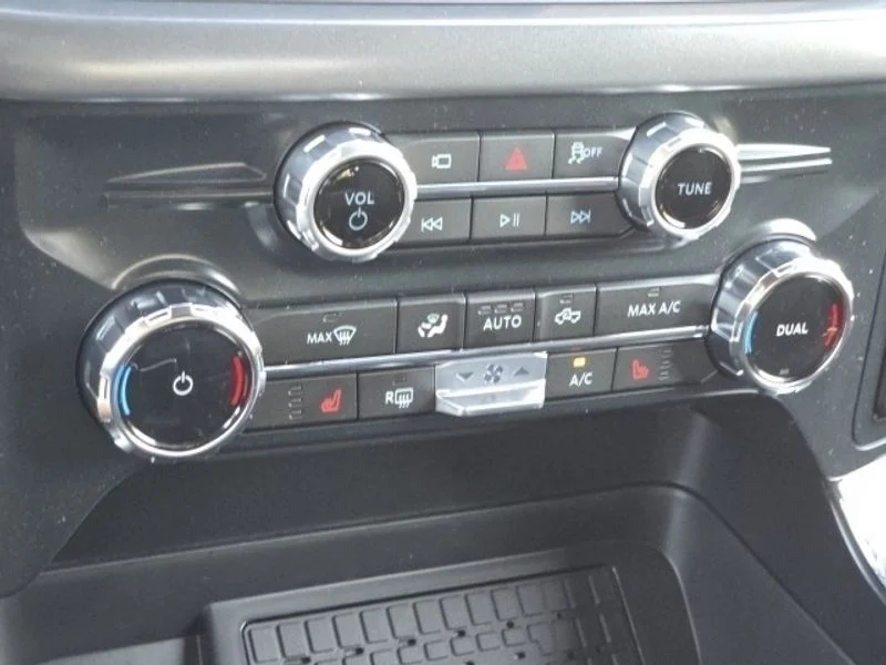 2025 Ford F-150 XLT - Photo 17