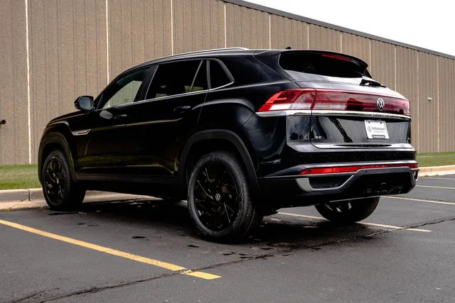 New 2026 Black Volkswagen 2.0T SE w/Technology image 6