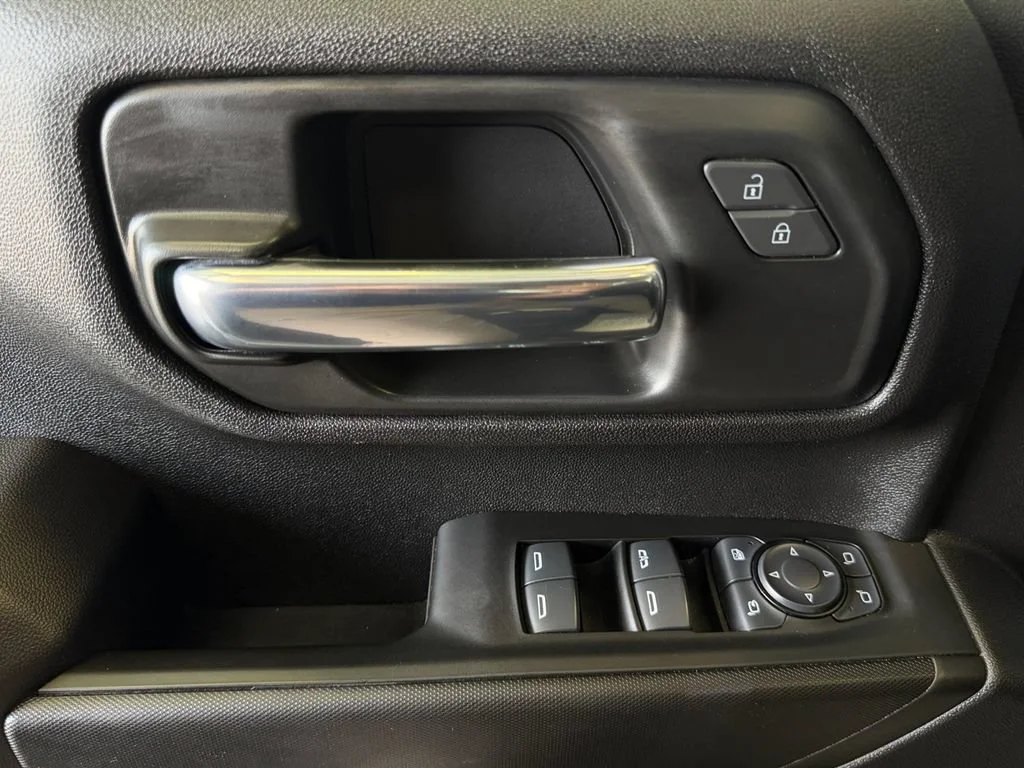 Used 2025 Slate Gray Metallic Chevrolet Custom image 29