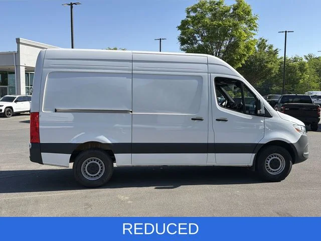 Used 2025 White Mercedes-Benz Cargo 144 WB image 13