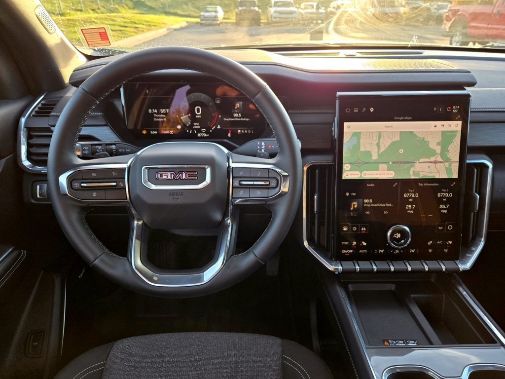 Used 2025 Silver GMC Elevation image 17