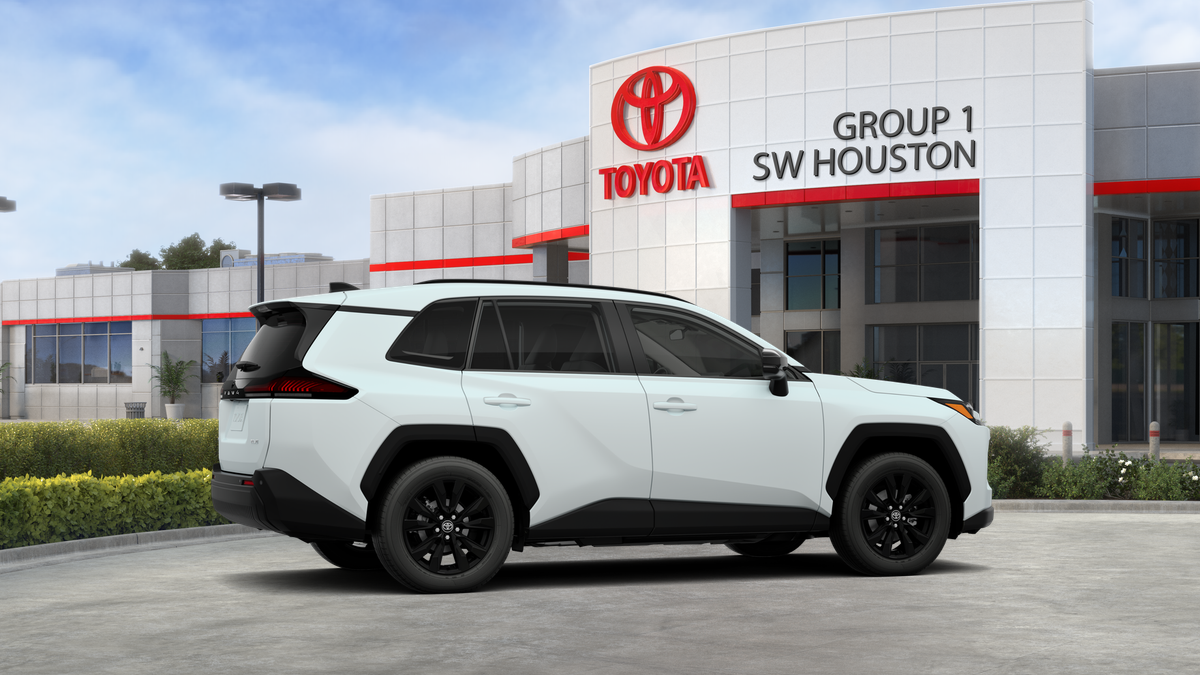 New 2026 Wind Chill Pearl Toyota XLE Premium image 11