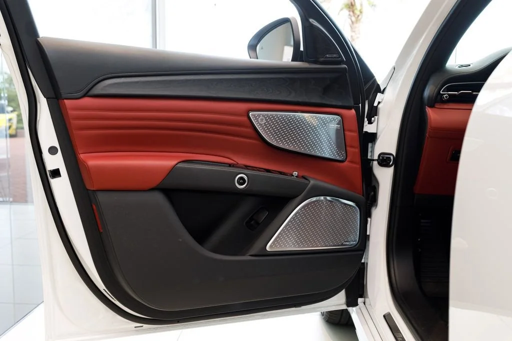 Used 2023 Bianco Maserati Modena image 27
