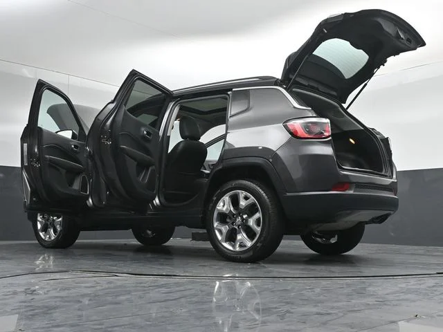 Used 2020 Granite Crystal Clearcoat Metallic Jeep Limited image 57
