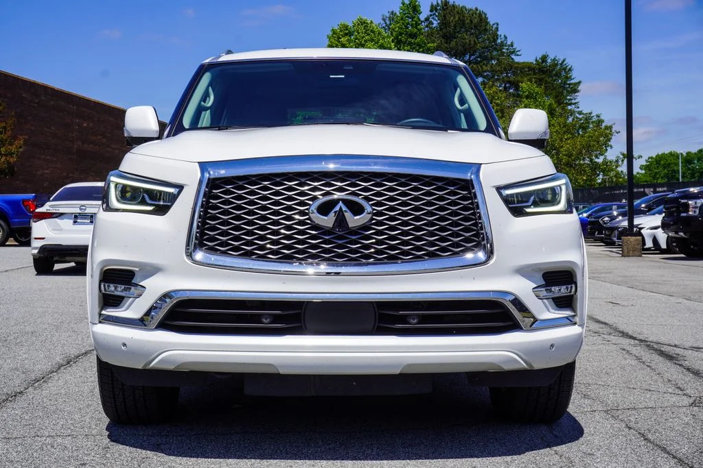 Used 2023 White INFINITI LUXE image 36