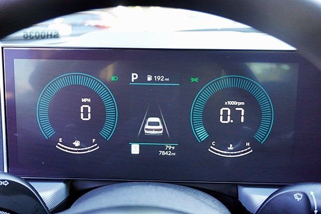 Used 2024 Silver Hyundai SEL image 30