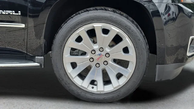 Used 2017 Onyx Black GMC Denali image 17
