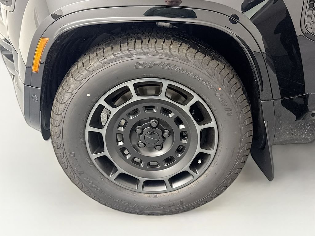 New 2026 Narvik Black Land Rover OCTA Black image 30