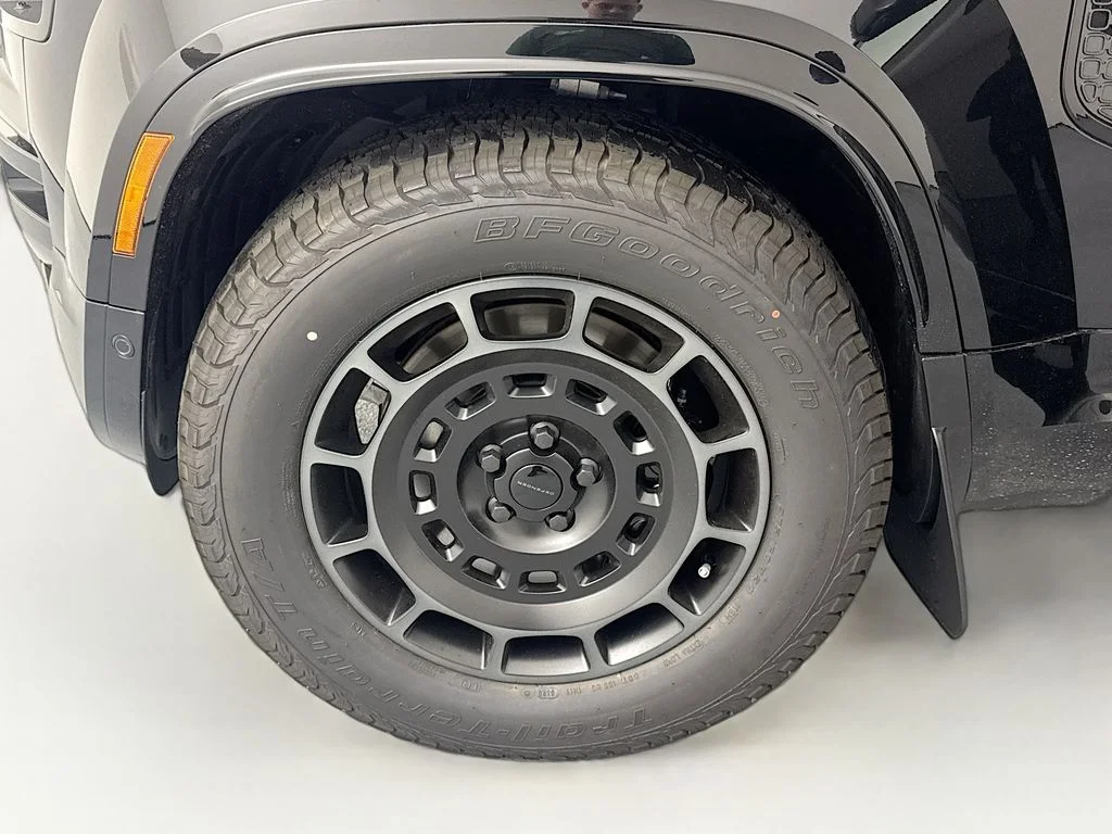 New 2026 Narvik Black Land Rover OCTA Black image 30
