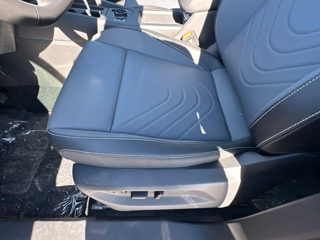 New 2026 Platinum Gray Metallic Volkswagen 2.0T SE image 27