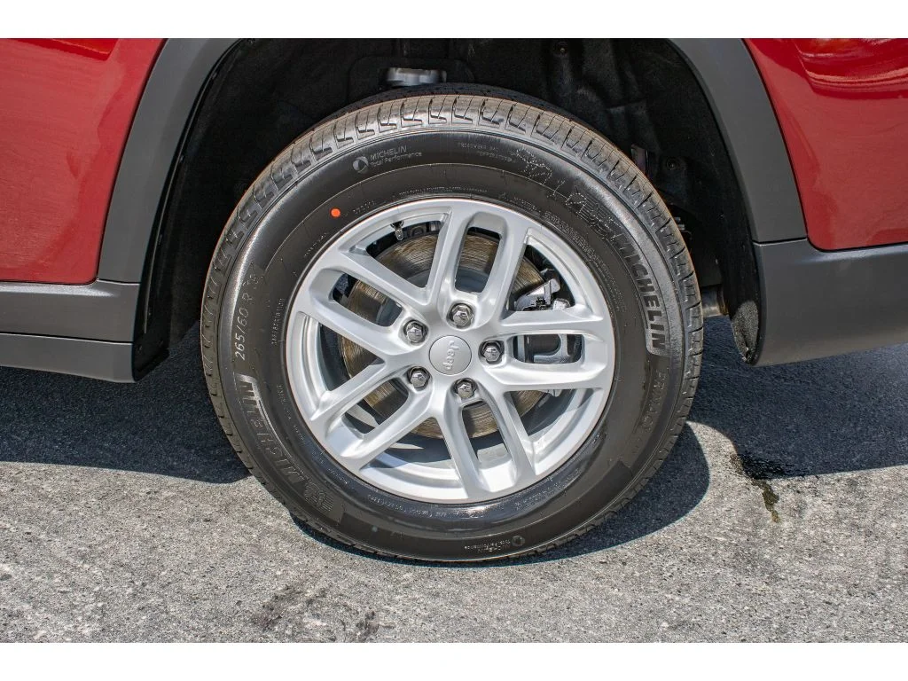 New 2026 Velvet Red Pearlcoat Jeep Laredo X image 8
