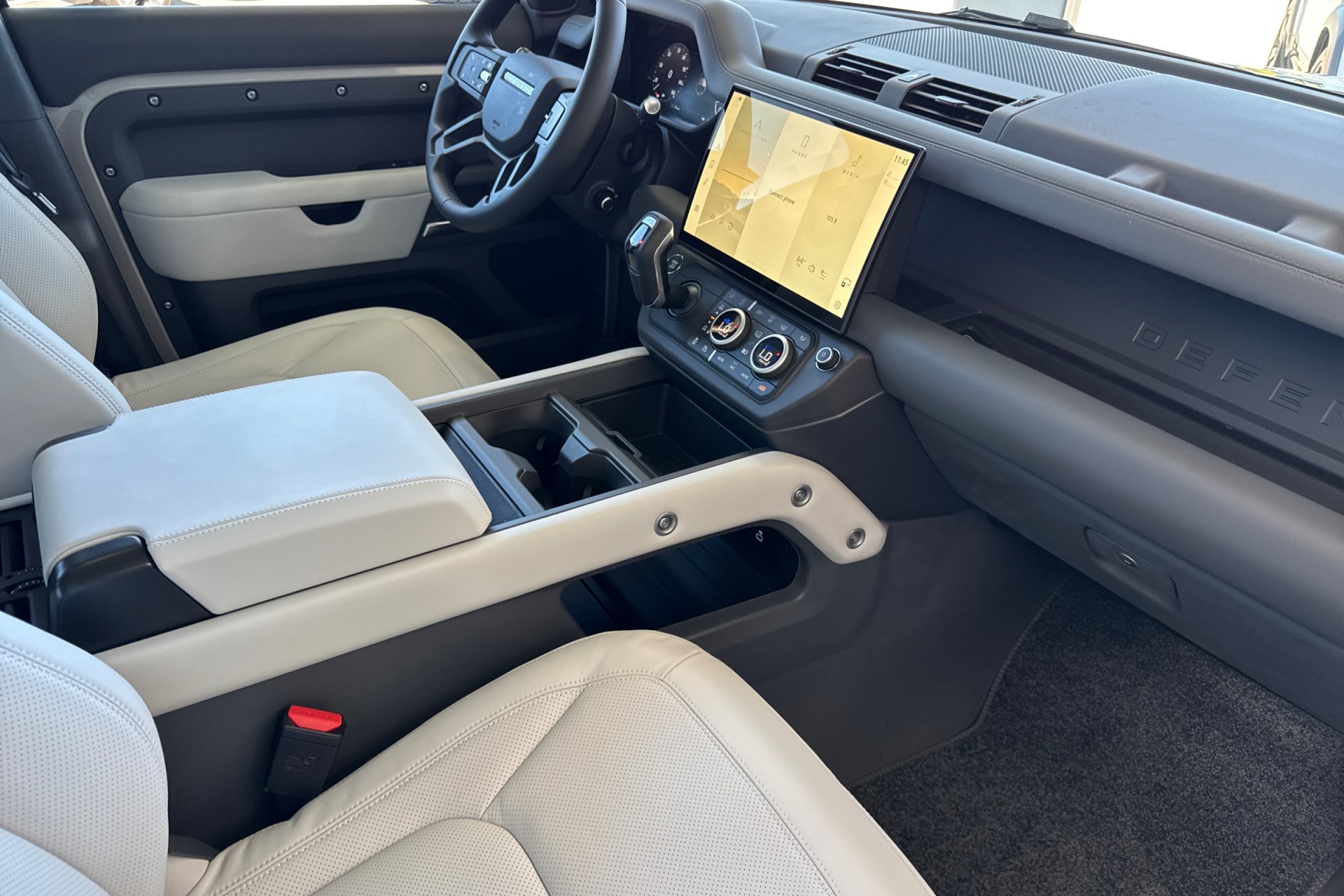 New 2026 Borasco Grey Land Rover X-Dynamic SE image 18