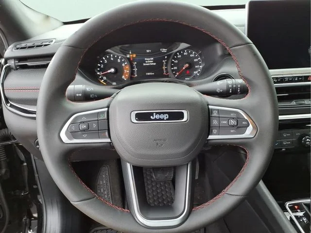 Used 2025 Black Jeep Trailhawk image 24