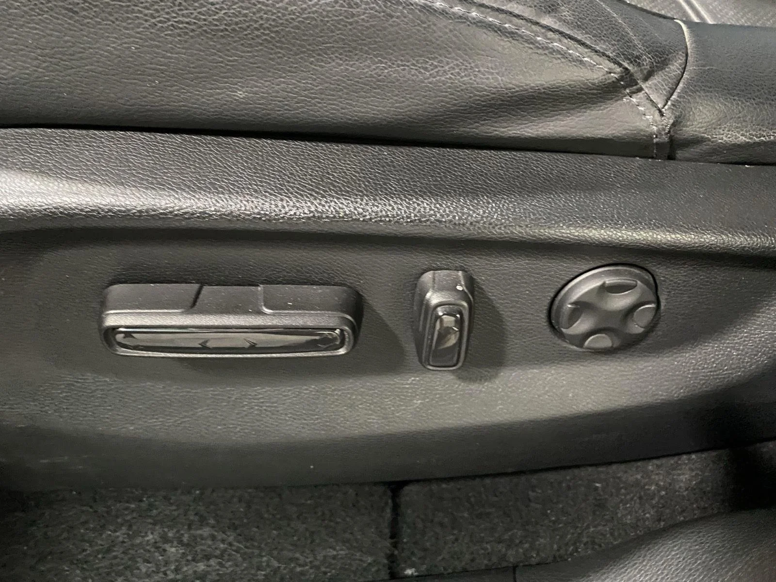 Used 2019 Modern Steel Metallic Honda Touring image 22