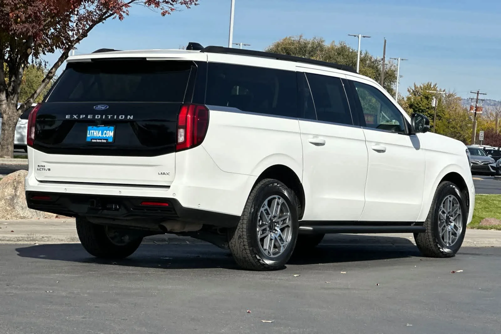 Certified Used 2025 Star White Ford Active image 2